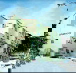 Cedarwood Apartments - Flights