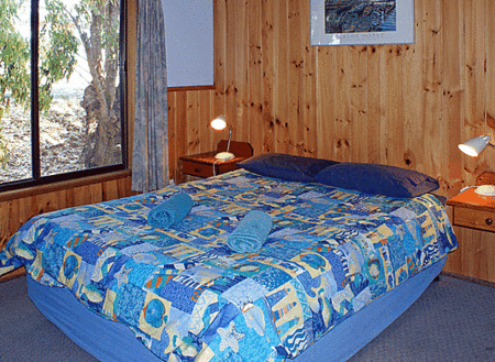 Marion Bay Seaside Apartments - Flights