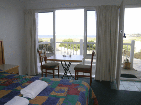 A Great Ocean View Motel - Flights 4