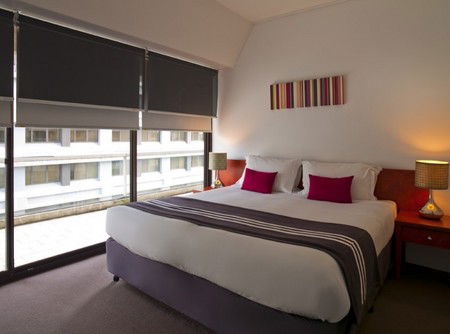Y Hotel Hyde Park - Flights 1