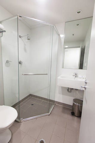 Y Hotel Hyde Park - Flights 4