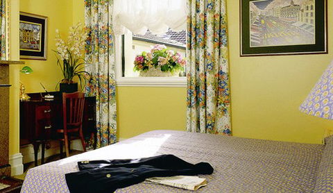Victoria Court Hotel - Flights 2