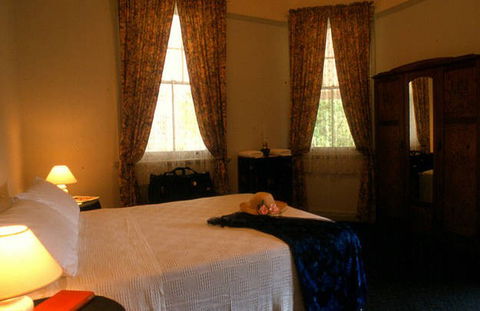 Abernethy Guesthouse - Flights 4