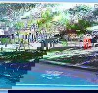 Toddy's Backpackers Resort - Flights