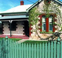 Naracoorte Cottages - Smith Street Villa - Flights