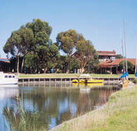 Goolwa Riverport Motel - Flights