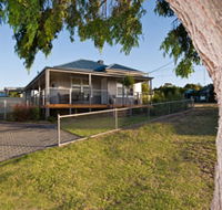 Serenity Holiday House - Flights