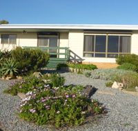 Oaklands Beach House - Flights