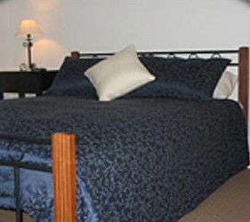Ibis Apartments - Flights 1