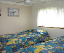 Aunty Mels Dog Friendly Holiday Cottage - Flights 2