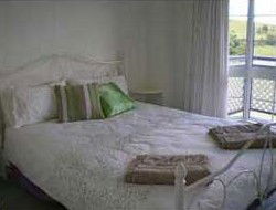 Halls Country Cottages - Flights 3