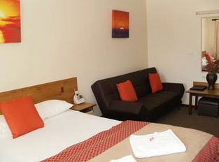 Aalbany Motor Inn - Flights 4