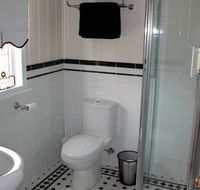 Annie's Folly Boutique Accommodation - Flights