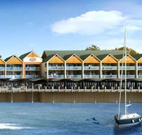 Quality Suites Crest Mandurah - Flights