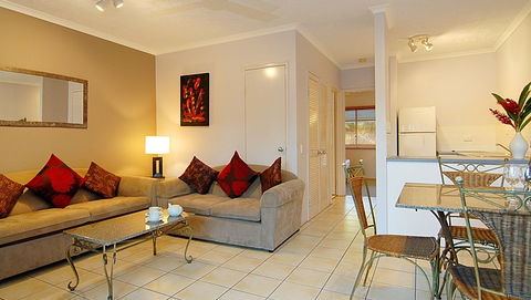 Australis Cairns Beach Resort - Flights 2