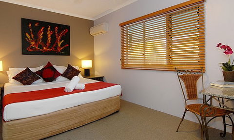 Australis Cairns Beach Resort - Flights 3