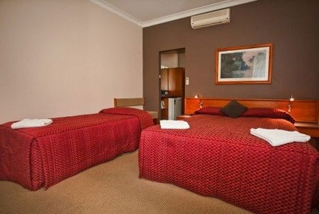 Abbotsleigh Motor Inn - Flights 1