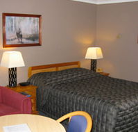 Highlands Motor Inn - Flights