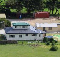 King Island Golf and Surf Accommodation - Flights