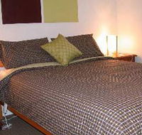 Plumtree Cottage - Flights
