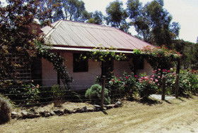 Settlers Cottage - Flights 0