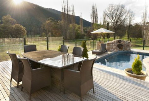 Alpine Valley Getaways - Flights 0
