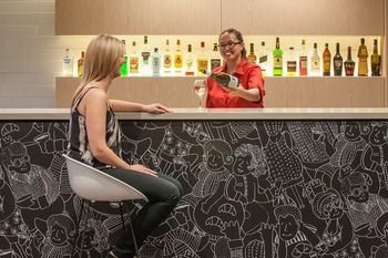 Ibis Melbourne Hotel And Apartments - Flights 4