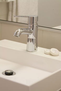 Ibis Melbourne Hotel And Apartments - Flights 10