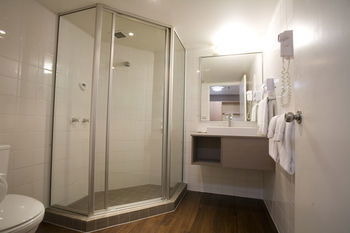 Ibis Melbourne Hotel And Apartments - Flights 12