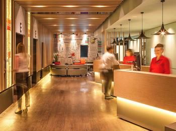 Ibis Melbourne Hotel And Apartments - Flights 31