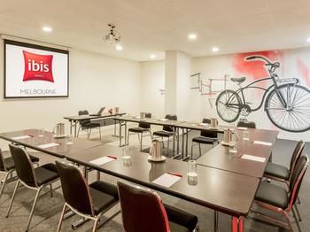 Ibis Melbourne Hotel And Apartments - Flights 38