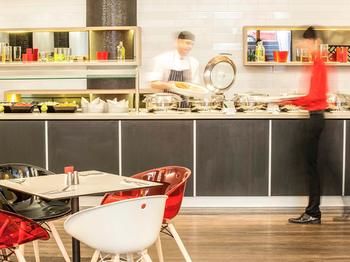 Ibis Melbourne Hotel And Apartments - Flights 40