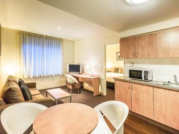 Ibis Melbourne Hotel And Apartments - Flights 59
