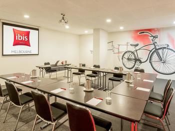 Ibis Melbourne Hotel And Apartments - Flights 64