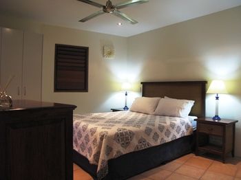 L'Auberge Noosa - Flights 4
