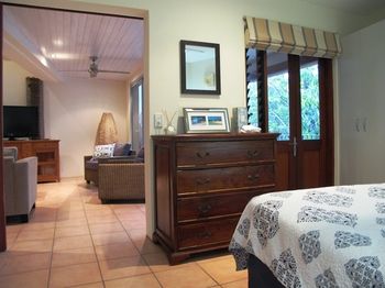 L'Auberge Noosa - Flights 5