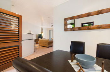 L'Auberge Noosa - Flights 9