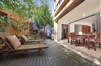 L'Auberge Noosa - Flights 24
