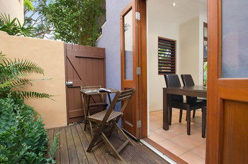 L'Auberge Noosa - Flights 25