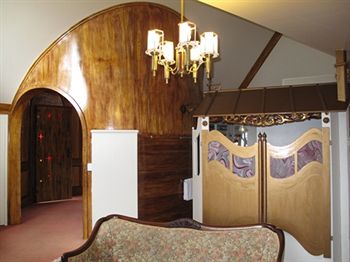 A Camelot Tower & Penthouse - Flights 12