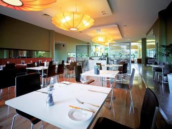 Ibis Melbourne Glen Waverley - Flights 18