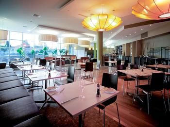 Ibis Melbourne Glen Waverley - Flights 21