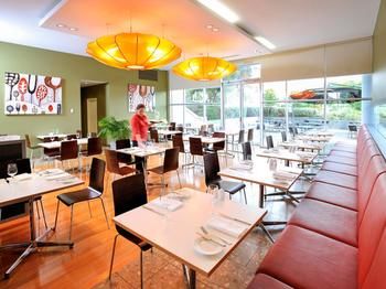 Ibis Melbourne Glen Waverley - Flights 22