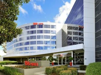 Ibis Melbourne Glen Waverley - Flights 23