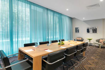 Adina Apartment Hotel Bondi Beach - Flights 13