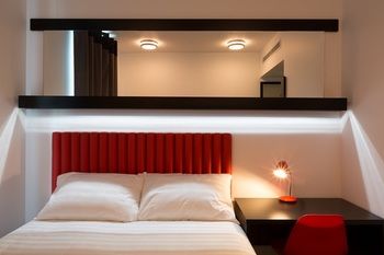 Ibis Melbourne Swanston Street - Flights 12