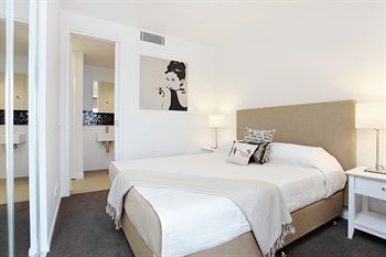 ALT Tower Serviced Apartments - Flights 1