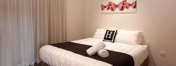 H Boutique Hotel - Flights 17