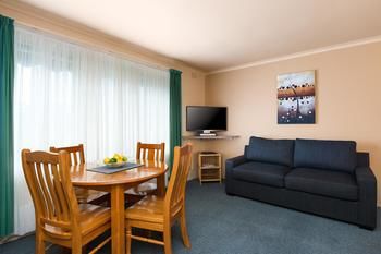 Best Western Fawkner Suites & Serviced Apartments - Flights 13