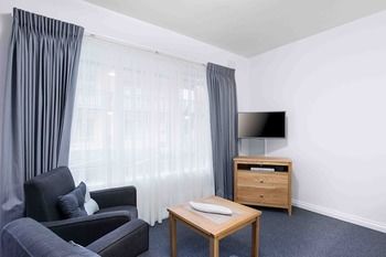 Best Western Fawkner Suites & Serviced Apartments - Flights 54